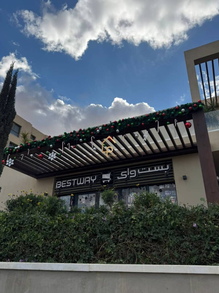 شقة بنتهاوس للإيجار بمساحة 140 مترًا مربعًا وإطلالة بانورامية خلابة، تقع غربًا بالقرب من جامعة MSA و ,وصلة دهشور وبالم هيلز. 0