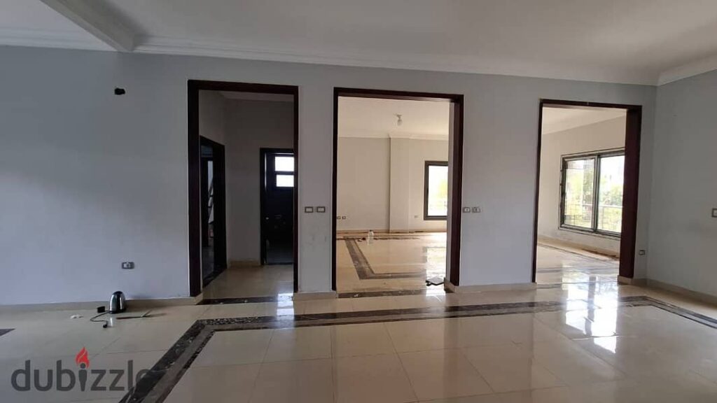 تاون هاوس للايجار القانون في كمبوند وصال 0