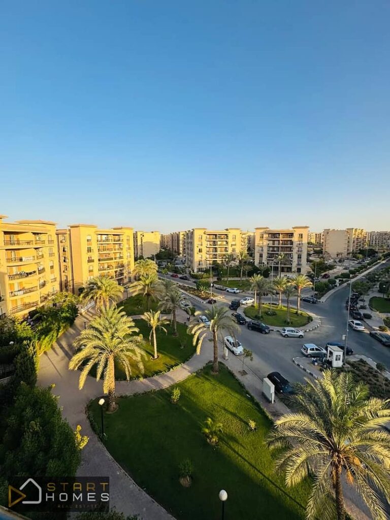 شقة للبيــــع بسعر لقطة فيو ميدان نادي غير اجباري باقل قيمه للتنازل اول سكن 0