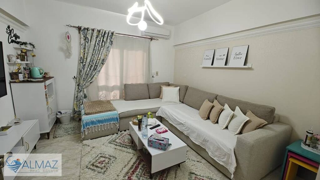 شقة مفروشة للايجار في الرحاب مجموعة 119 قريبة من المدارس الدولية والجامعات. توافر وسائل مواصلات داخلية. قربها من الطريق الدائري وشارع التسعين. مناسبة 0