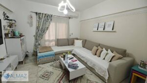 شقة مفروشة للايجار في الرحاب مجموعة 119 قريبة من المدارس الدولية والجامعات. توافر وسائل مواصلات داخلية. قربها من الطريق الدائري وشارع التسعين. مناسبة 50,000 ج.م