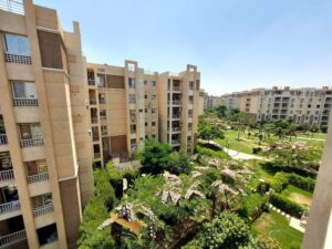 للبيع شقه 82م مدينتى B7 فيو جاردن كبير وشارع خطوات للخدمات والحركة والثاوث بارك تشطيب خاص ممتاز 4,100,000 ج.م