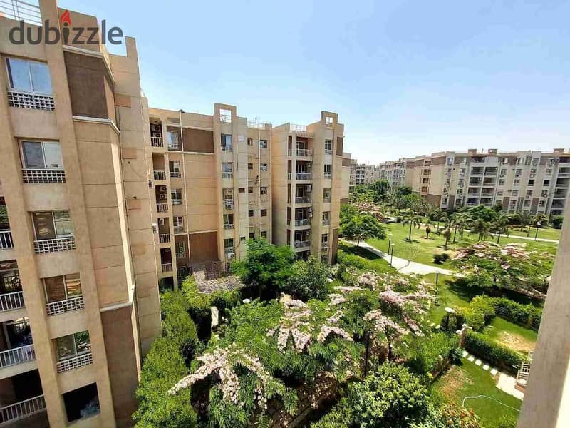 شقه للبيع في مدينتي 82م تشطيب سوبر لوكس كاش خالصه جميع الاقساط بالوديعه غرفتين نوم وحمام ومطبخ وريسبشن ب4مليون و150 الف دور مميز امام كل الخدمات 0