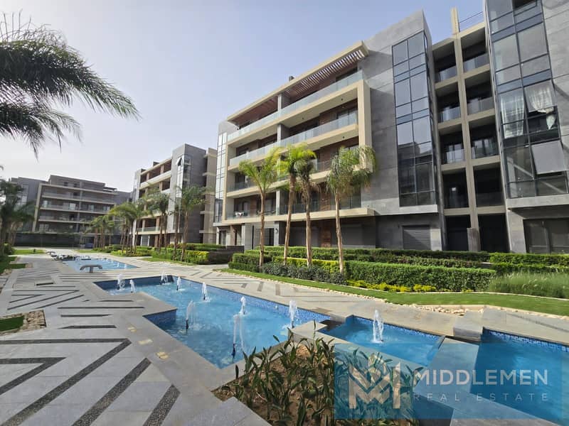 بينتهاوس 196 متر روف 140 متر لوكيشن مميز واجهه بحري بجوار النادي وفيو لاندسكيب الباتيو اورو لافيستا القاهره الجديده elpatiooro lavista 0