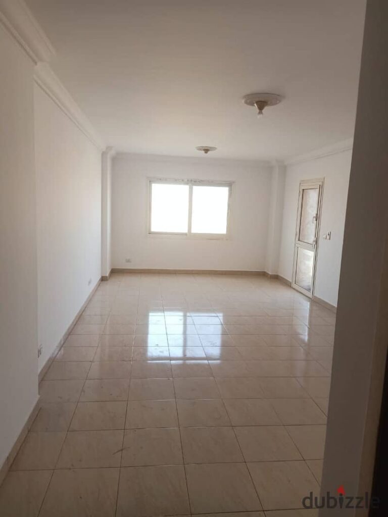 للايجار قانون بمدينتي 140متر فيو مفتووووح شارع رئيسي B10 0