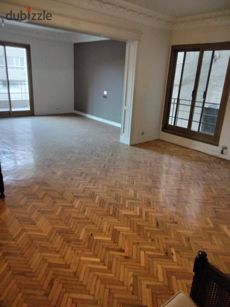 مقر إدارى ٦٥٠م مكيف شارع رئيسى 0