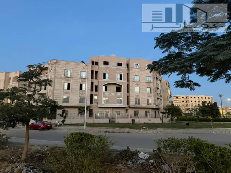 شقة أرضي أمامي بحديقة خاصة للبيع في مدينة الشروق – المنطقة الثانية | استلام فوري 0