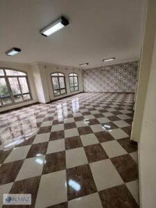 25,000 ج.م شقة للإيجار في زيزينيا – التجمع الخامس، مجهزة بالتكيفات وقريبة من الخدمات قرب المدارس الدولية، الجامعات، المستشفيات، والمولات. مرافق كاملة داخل العما