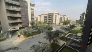 شقة للايجار 84م بكمبوند بريفادو مدينتي مكيفة بالكامل اول سكن فيو شارع 17,000 ج.م