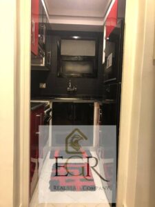 استديو مفروش للإيجار بمدينة الرحاب1 المساحة: 60 م تشطيب : خاص الدور: ارضي بالقرب من افنيو مول السعر مميز الشقة جاهزة للسكن الفوري للمعاينة أو م 30,000 ج.م