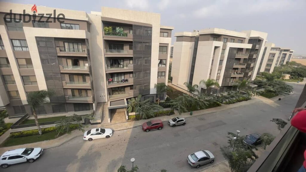 شقة للايجار 84م بكمبوند بريفادو مدينتي مكيفة بالكامل اول سكن فيو شارع 0