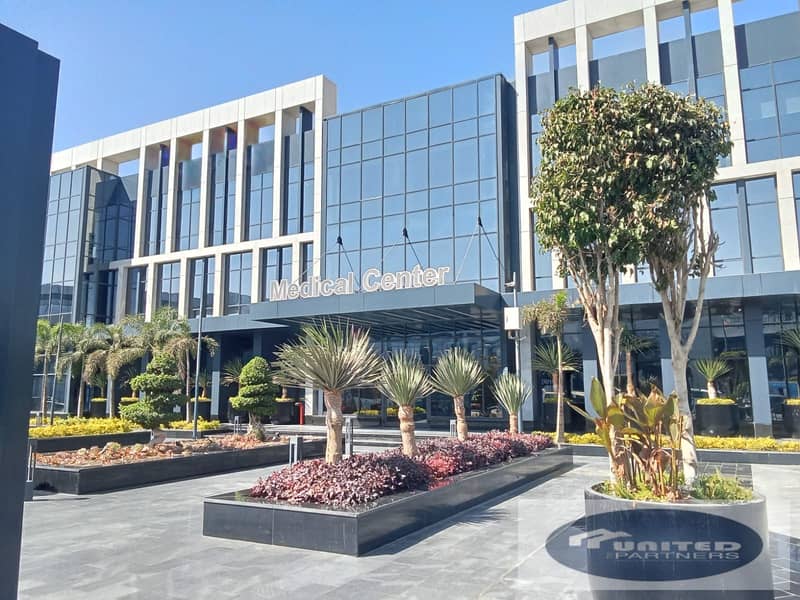 للبيع عيادة طبية 47م _ دور أرضى _ مدينتى _مول ايست هب _ استلام فورى 0