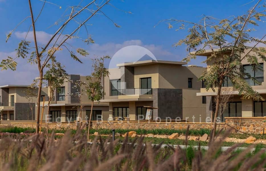 توين هاوس فاخر نصف تشطيب للبيع في كمباوند سوان ليك ريزيدنس حسن علام التجمع الخامس 0