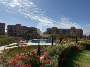 لاجونا باي شاليه 120م + 140م مفروش يطل علي البحر 4,650,000 ج.م