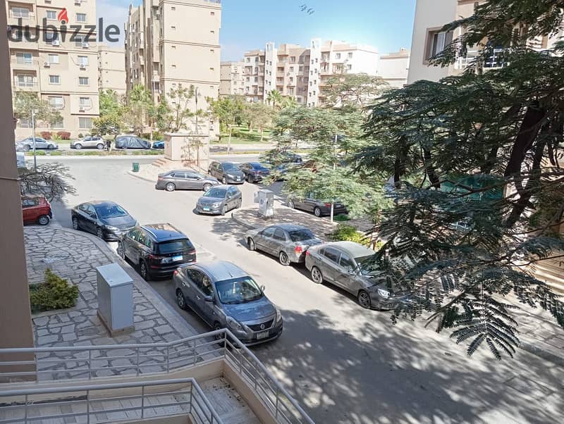 مدينتي شقه 89م للبيع بال b6 موقع متميز جدا خطوات الي Strip mall 0