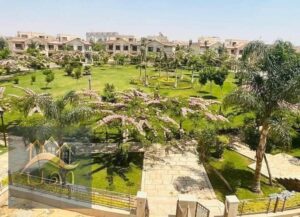 للبيع في مدينتي فيلا توين هاوس نموذج E3 فيلات الفورسيزون استلام فوري تكملة اقساط فيو وااايد جاردن ارض 435م مباني 255م لوكيشن مميز في مدينتي القاهرة 25,000,000 ج.م