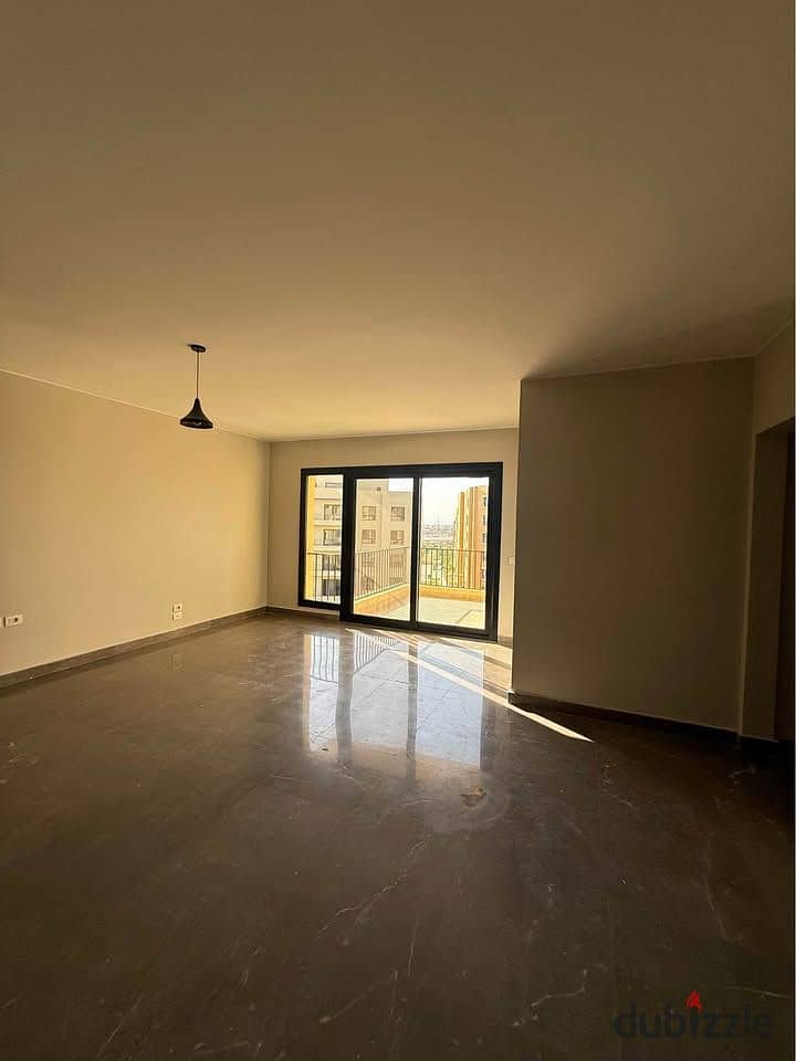 شقة استلام فوري متشطبة كمبوند اوويست بجوار مول مصر 0