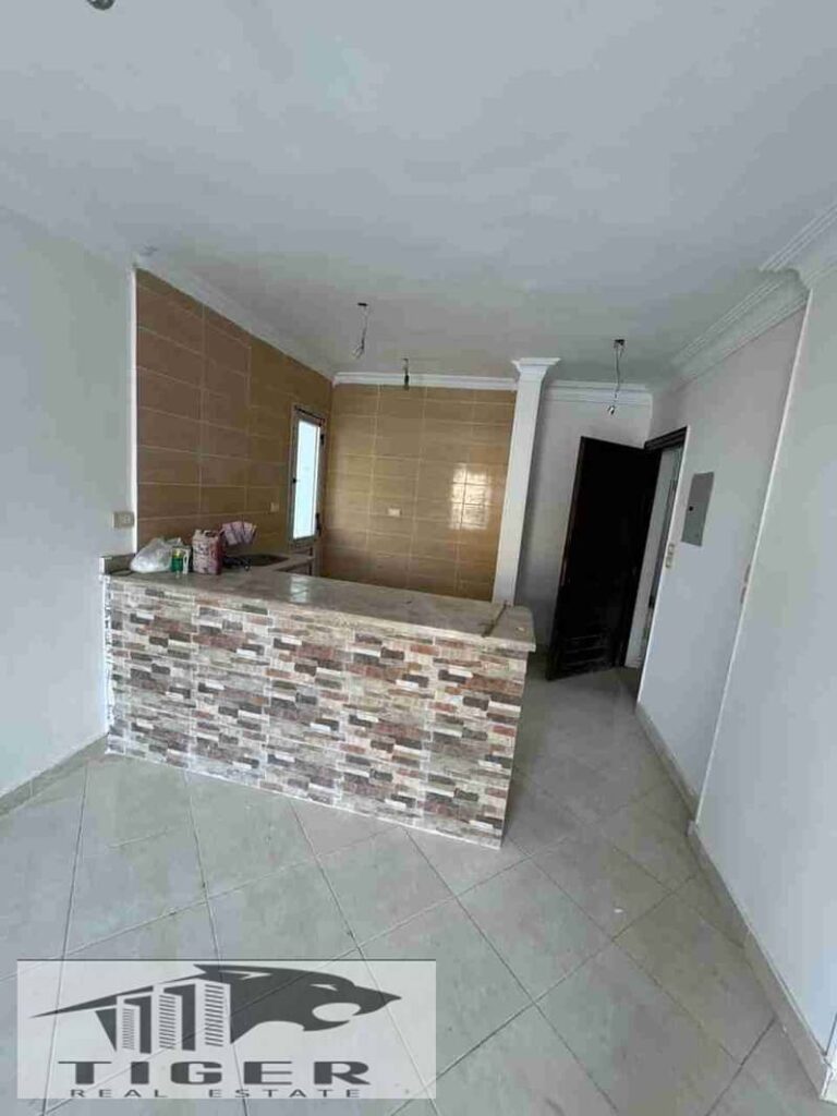 للبيع 82 متر بسعر لقطه فيو شارع بحري B7 0