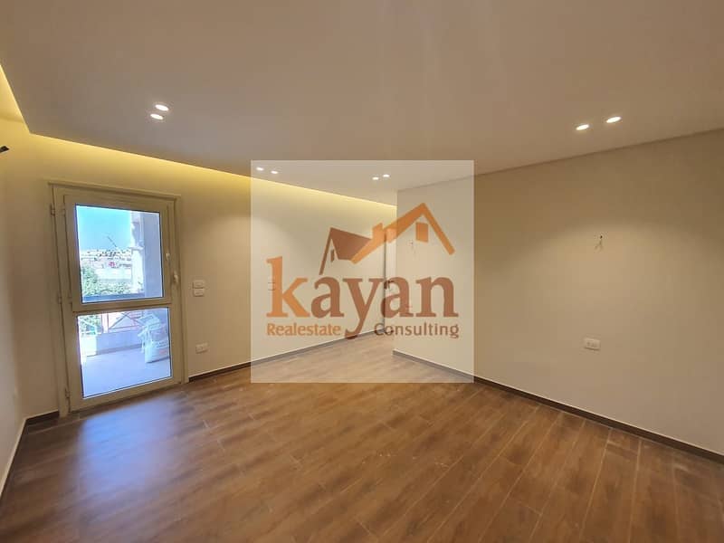 شقه للايجار فى كمبوند جاردن هايتس التجمع  . . أول سكن  بالمطبخ . مع وحده جراج خاصه تحت الارض . 0