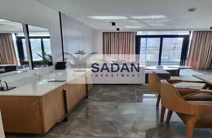 شقة فندقية استلام قريب متشطبة بالتكييفات و المطبخ على محور محمد نجيب دايريكت  في القاهرة الجديدة 0