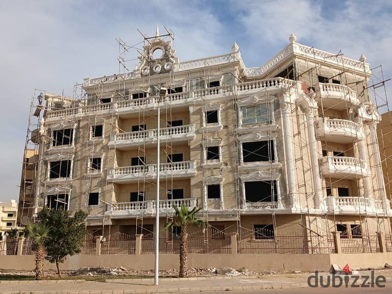 شقة للبيع بمدينة الشروق 195م أرضي بحديقة  – المنطقة الثانية - لوكيشن مميز 0