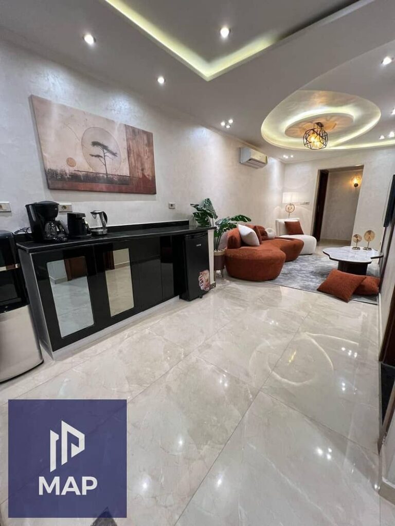 شقة للبيع فى قلب التجمع الخامس استلام فورى متشطبة بالكامل الترا سوبر لوكس بالتقسيط 0