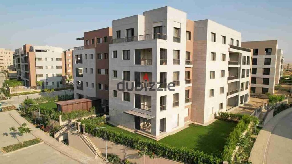 شقه للبيع كمبوند ديستريكت 5 بالتقسيط، فيو مميز جدا وبخصم كاش 0