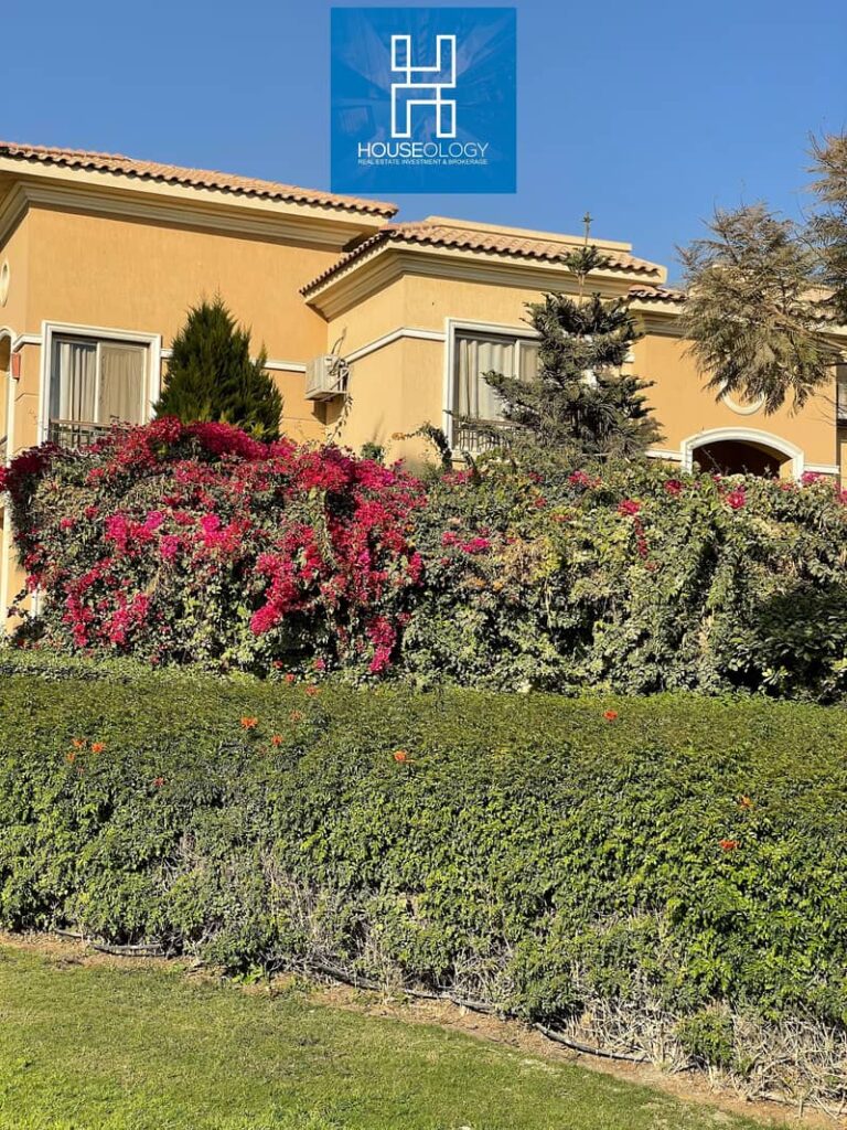 فيلا ستاندالون  5 غرف برايم لوكيشن للبيع بسعر مميز بكمبوند ستون بارك قطاميه دايركت علي الدائري مباشرة سور بسور مع قطاميه هايتس 0