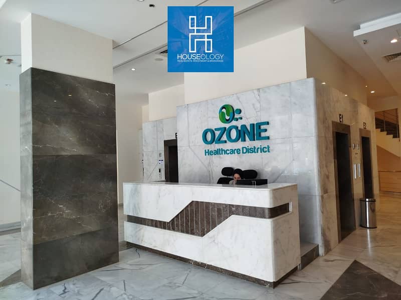 بأقل سعر عياده للبيع في مكان حيوي دايركت علي الشارع الرئيسي بالتجمع الخامس عمارات النرجس متشطبه بالكامل استلام فوري 0