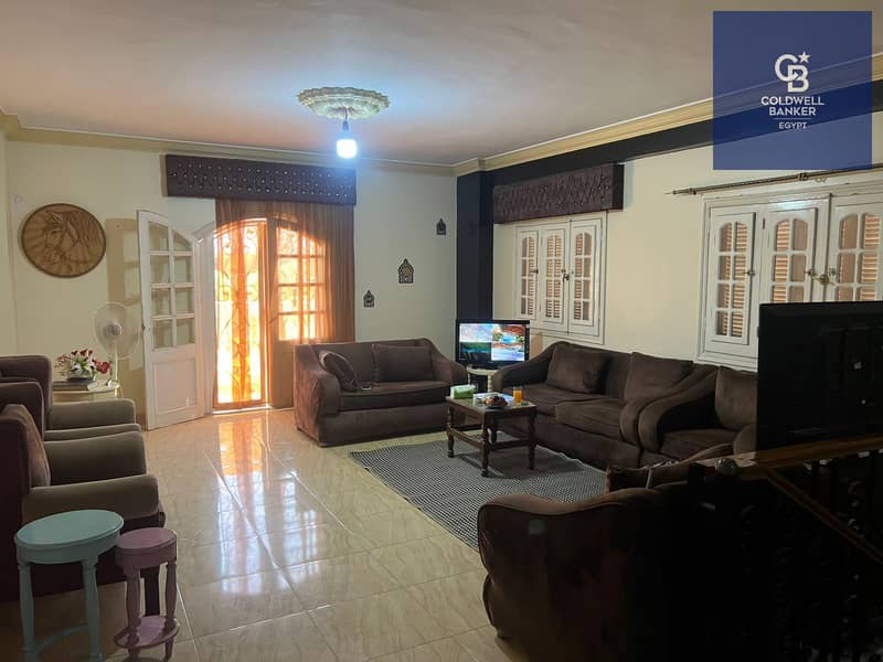 الدوبلكس للبيع معاة جاردن مساحتها كبيرة بمدخل خاص في موقع مميز في التجمع الاول بالبنفسج 3 في منطقة سكنية راقية 0