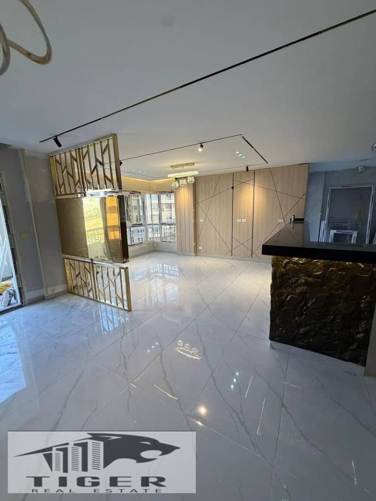 للبيع في مدينتي بال b10 شقه 165م 0