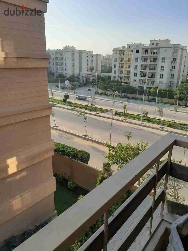 شقه للايجار فاضي في كومباوند الحي الاسباني - حدايق اكتوبر 0