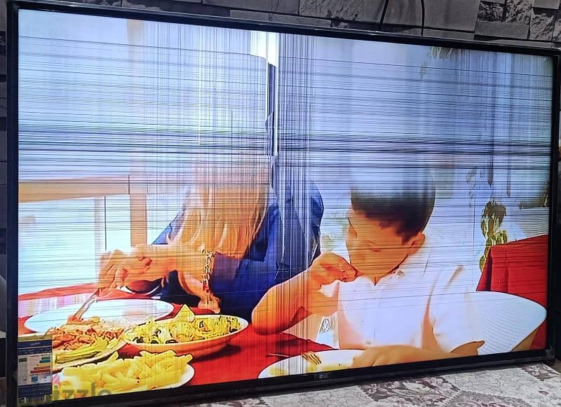 شاشة ٥٥ بوصة LG سمارت مكسورة بالريموت الاصلي 0