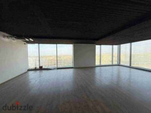 مقر اداري للايجار 150متر علي شارع التسعين في التجمع الخامس Office For Rent 150Sqm In New Cairo 180,000 ج.م