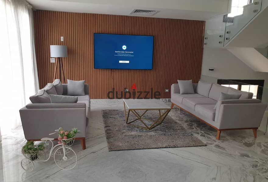 فيلا فاخره بحمام سباحة بحديقة واسعه للايجار في هايد بارك - التجمع الخامس - القاهرة الجديدة - افضل سعر في السوق - تشطيب فاخر 0