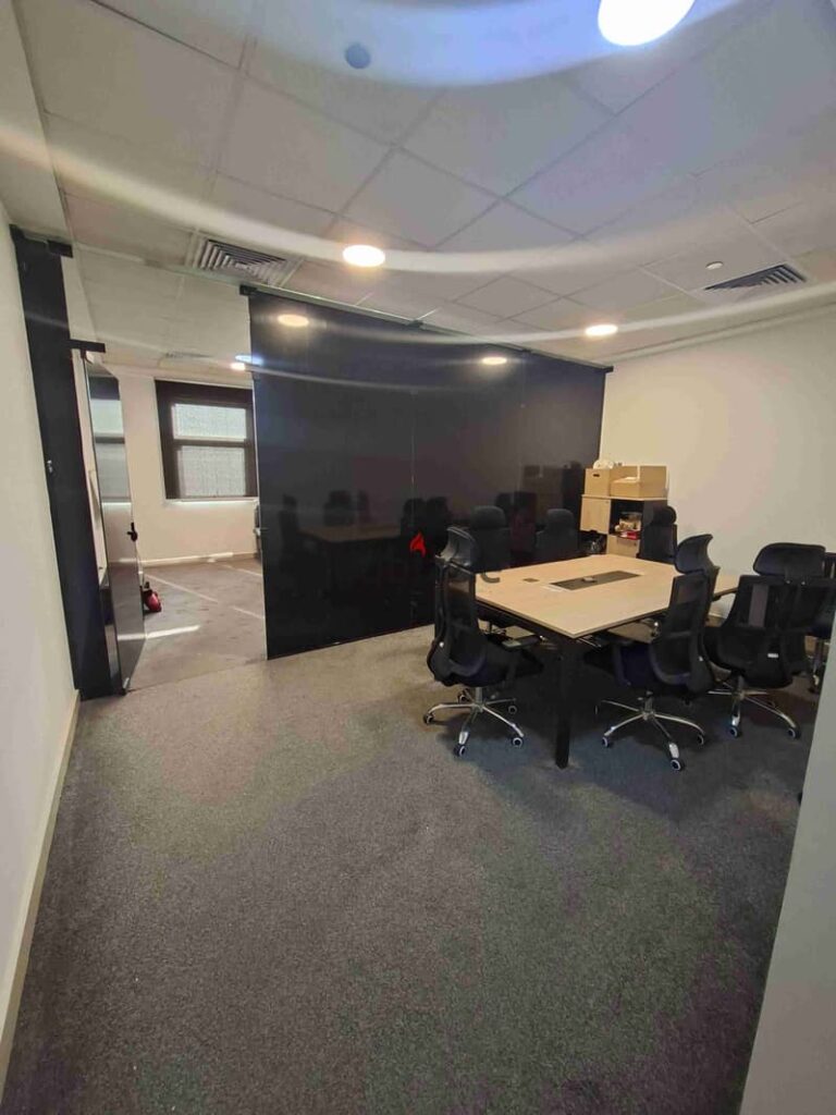 مكتب اداري للبيع 76متر في التجمع استلام فوري متشطب بعائد شهري بسعر لقطه Office For Sale 76Sqm In New Cairo 0