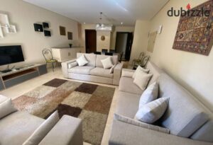 شقة للايجار بحديقة اول استخدام تطل علي حمام سباحة في نايتي افينيو – فرش فندقي – ارخص سعر في السوق – تشطيب فاخر 60,000 ج.م