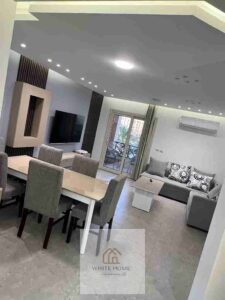 متاح للبيع بالفرش والاجهزة بمدينة الرحاب المساحه 90م 2نوم 1حمام البيع شامل العفش والأجهزة تشطيبات خاصه بالكامل 5,450,000 ج.م