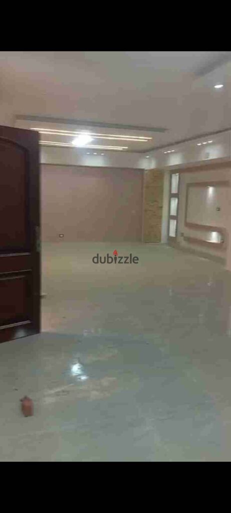 شقه للايجار بالحي الرابع مدخل خاص 220 متر 0