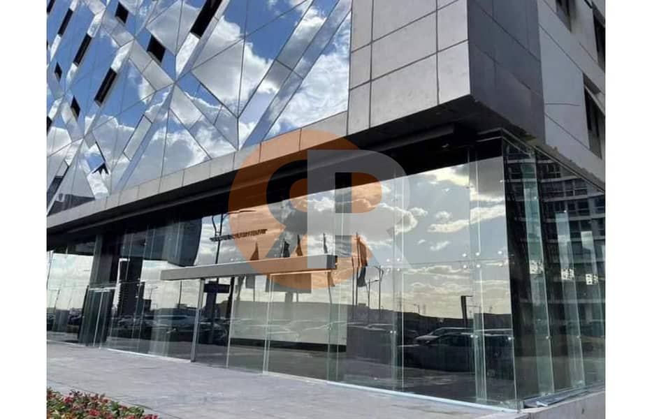 للبيع مكتب اداري رسمي متشطب بكمبوند وان قطاميه 0