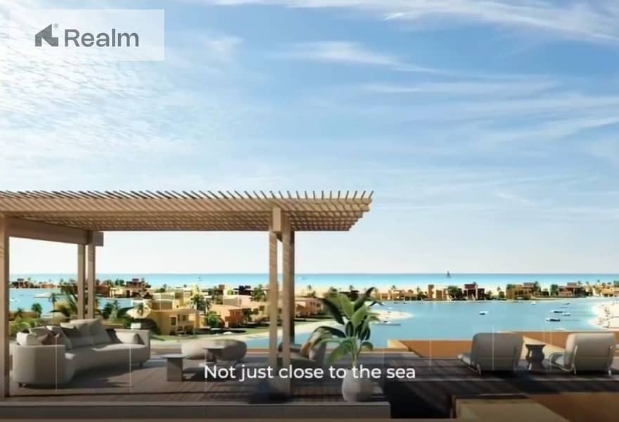 بيت متشطب من تصميم Legoretta مطل على لاجون وبحر 0