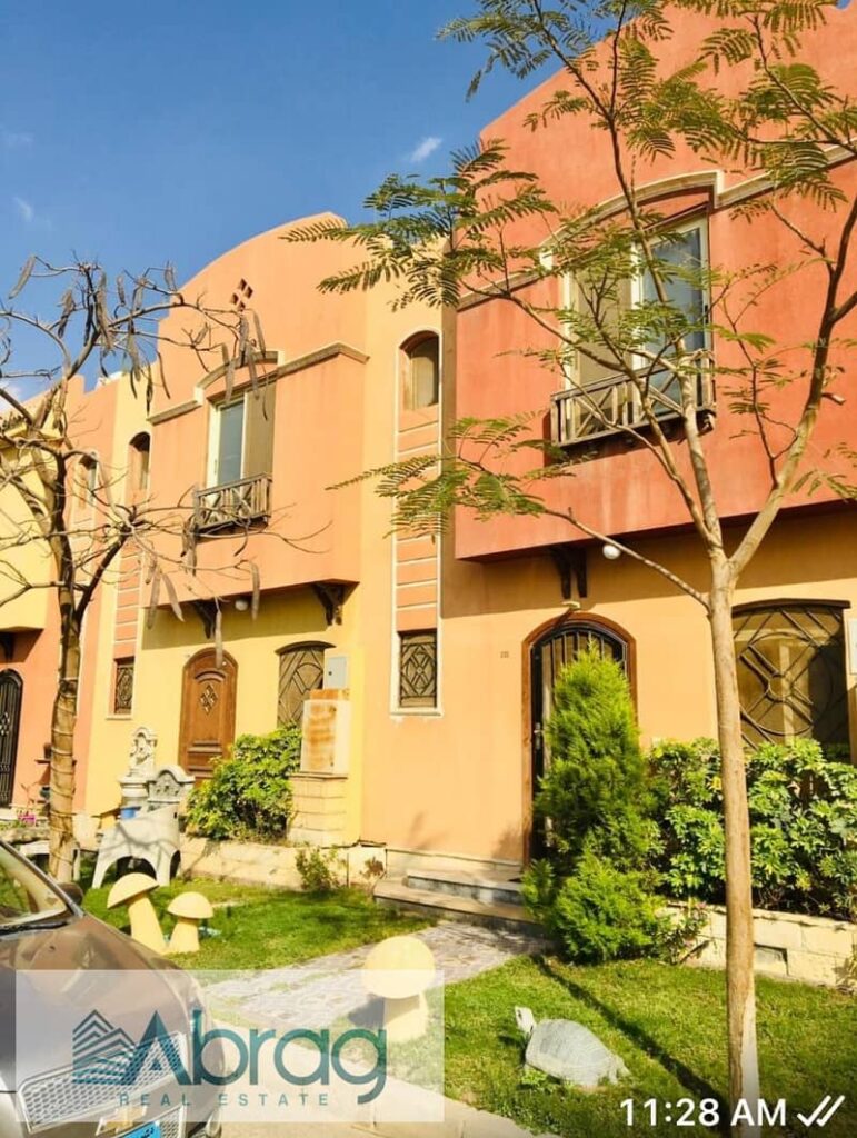 للبيع إستلام فوري تشطيب سوبر لوكس تاون هاوس الحي المتميز أكتوبر 0