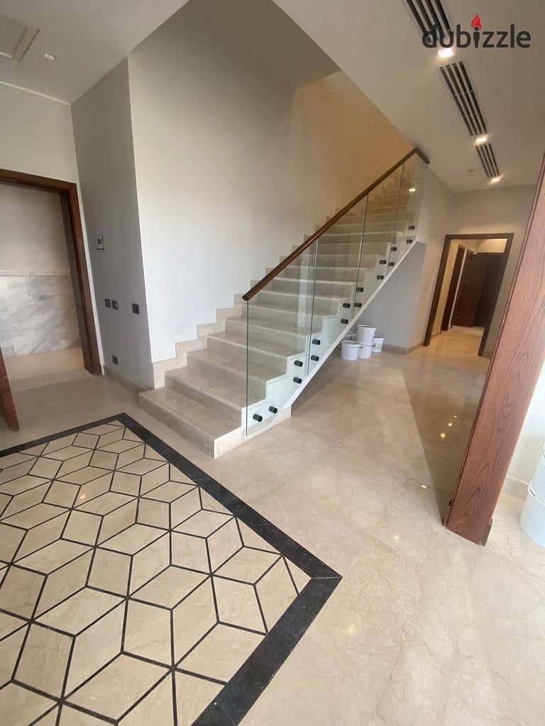 شقة 246م بتشطيب فاخر للبيع في ابراج ايون بفيو رائع واستلام فوري 0