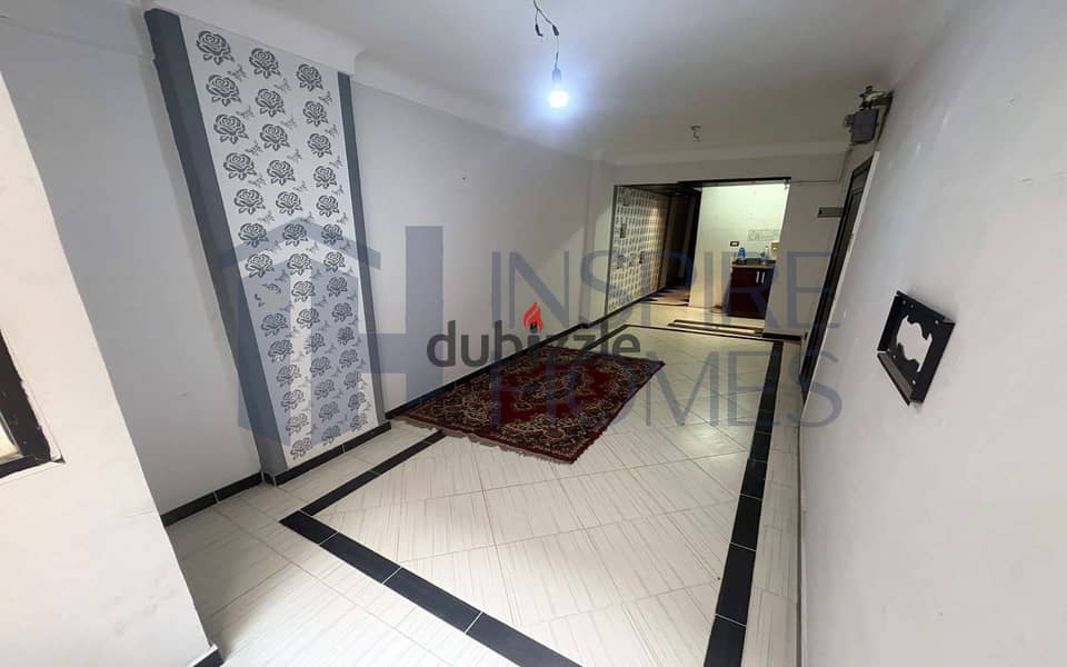 شقة للايجار 80م سموحة  متفرع من ش الهيلتون 0