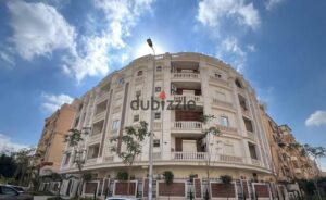 فيو جاردن ومعاها جراج ومخزن ولوكيشن ممتاز بالقرب من محور جمال عبدالناصر والتسعين الشمالي بالنرجس عمارات التجمع الخامس 6,500,000 ج.م