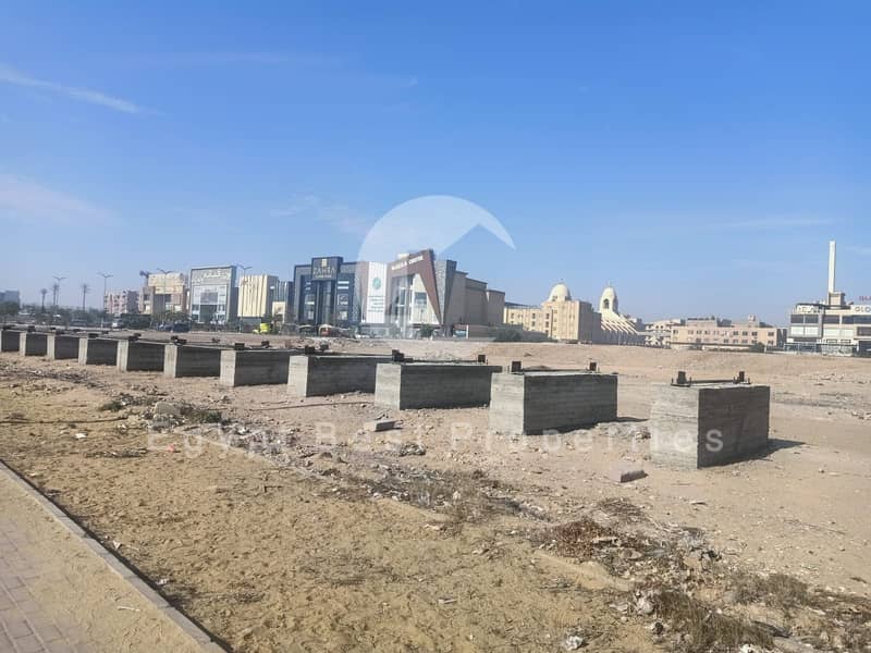 فرصة مميزة للاستتثمار في افضل موقع علي المحور المركزي مباشرة بمول C9 واقل سعر باطول تقسيط 0