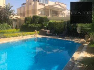 85,000,000 ج.م فيلا مستقلة فاخرة للبيع في كمبوند رويال سيتي الشيخ زايد على شارع رئيسي مباشرة تشطيب الترا سوبر لوكس ومساحات نادرة