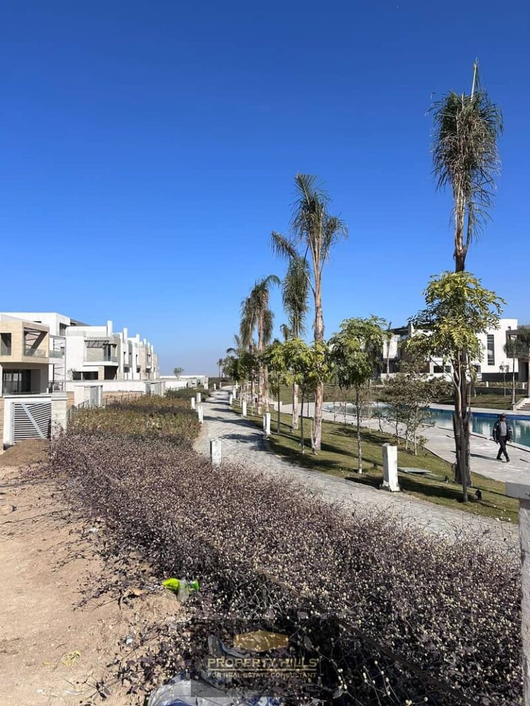 استلم فورا  فيو الاهرمات والمتحف المصري بجانب كمبوند بيراميدز هيلز 0