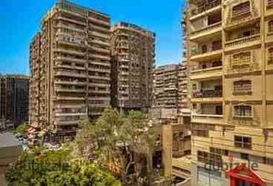 للشركات ولجميع الأنشطة التجارية بالمربع الذهبي بشارع حسنين هيكل الرئيسي شقة170م واجهه كبيرة ع الشارع موازى لعباس العقاد مباشره سوبرلوكس 35,000 ج.م