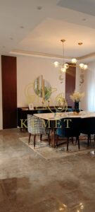 شقة للبيع في البنفسج عمارات، 230م، أرضي مرتفع، ألترا سوبر لوكس، 4 غرف منهم ماستر، 3 حمام، شبابيك PVC عازلة، السعر 7.8 مليون جنيه. 7,800,000 ج.م